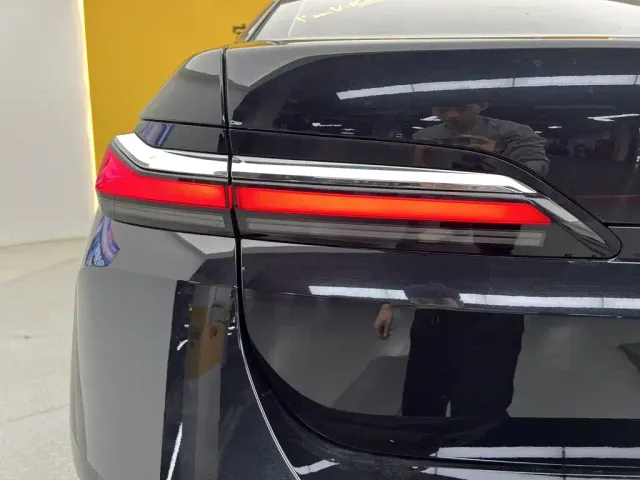 BMW 7 Series — Фото автомобиля 8