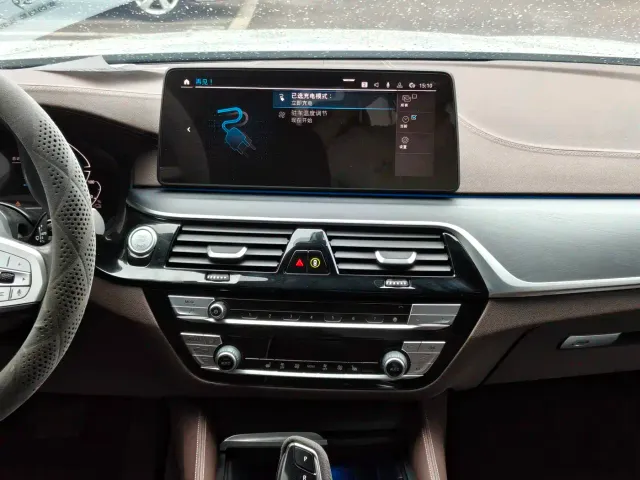 BMW 5 Series — Фото автомобиля 11