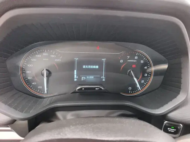 Wuling Jiachen — Фото автомобиля 3