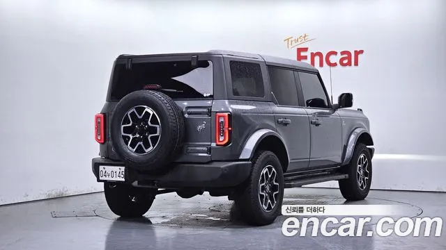 Ford Bronco — Фото автомобиля 2