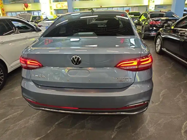 Volkswagen Lavida — Фото автомобиля 5