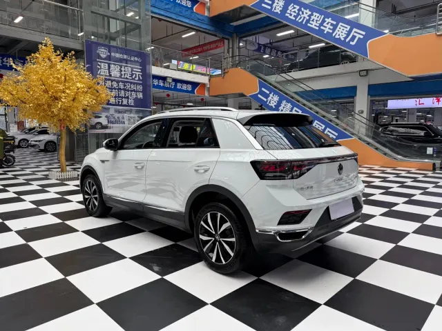 Volkswagen T-Roc — Фото автомобиля 6