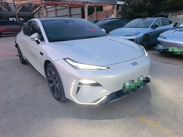 Geely Galaxy E8 — Фото автомобиля 3