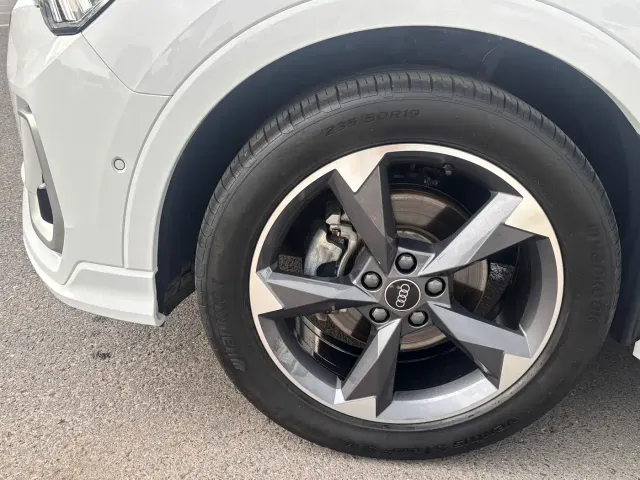 Audi Q3 — Фото автомобиля 10