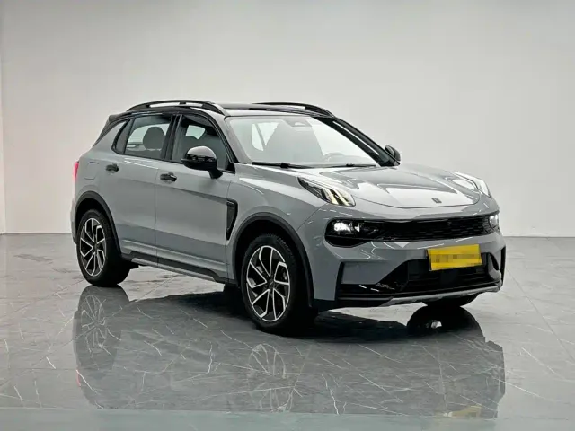 Lynk & Co 01 — Фото автомобиля 8