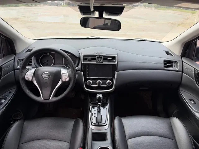 Nissan Tiida — Фото автомобиля 7