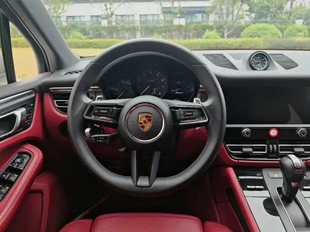 Porsche Macan — Фото автомобиля 13