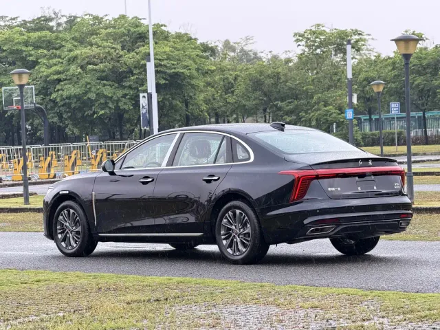 Hongqi H5 — Фото автомобиля 27