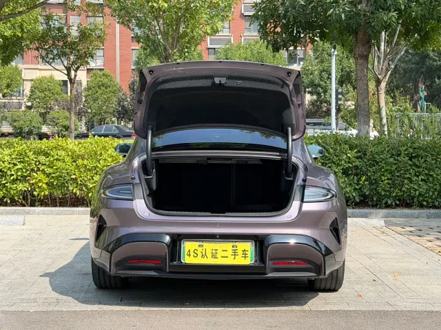 Xiaomi SU7 — Фото автомобиля 25