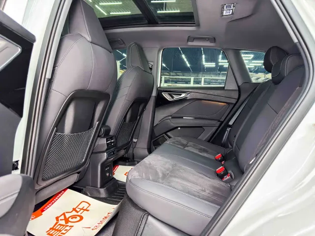 Audi Q4 e-tron — Фото автомобиля 8