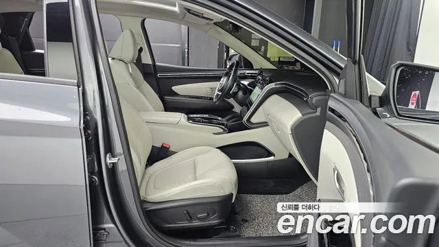 Hyundai Tucson Tucson (NX4) Бензин 1.6 турбо 2WD — Фото автомобиля 12