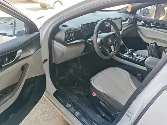 BYD Qin PLUS — Фото автомобиля 15