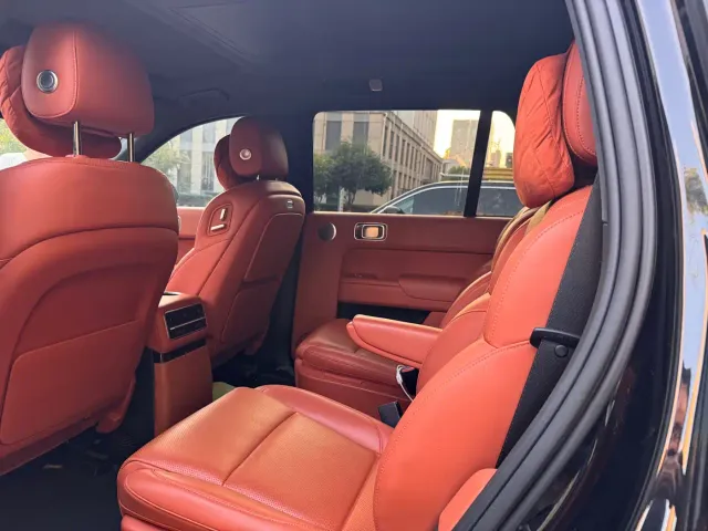 Li Auto L9 — Фото автомобиля 6