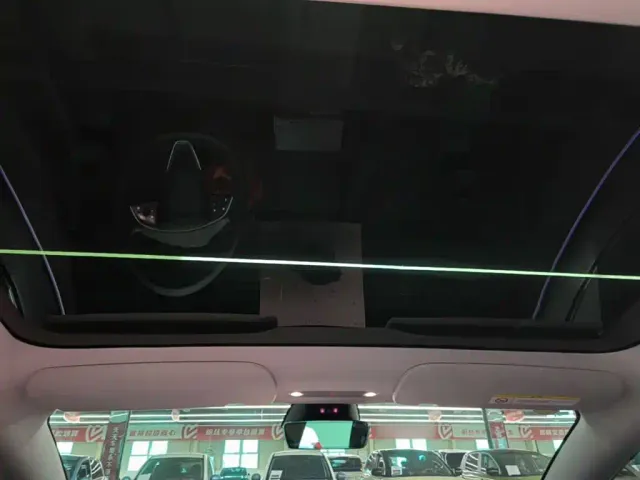Tesla Model 3 — Фото автомобиля 17