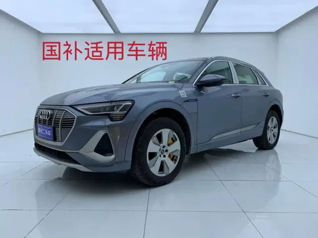 Фотография автомобиля — Audi e-tron