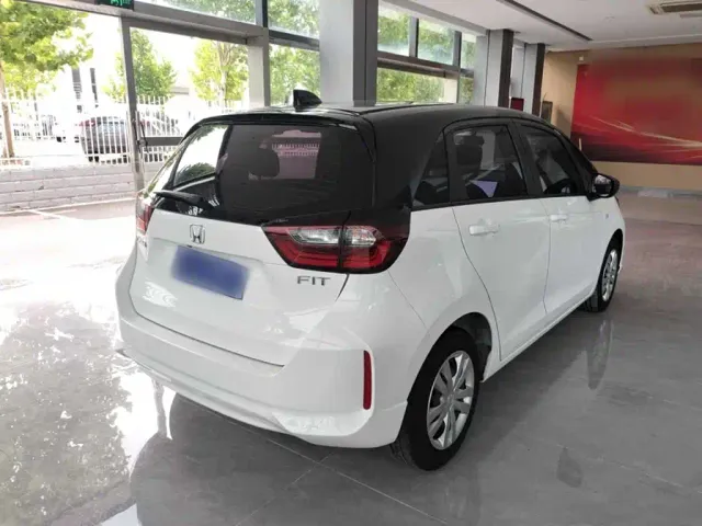 Honda Fit — Фото автомобиля 7