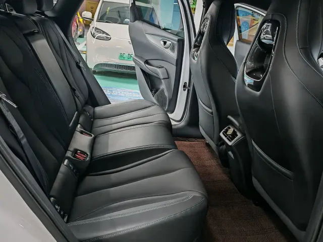 BYD Seal 06 — Фото автомобиля 12