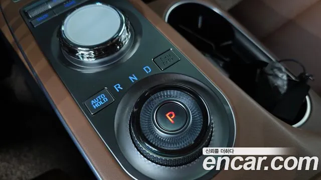 Genesis GV70 — Фото автомобиля 12