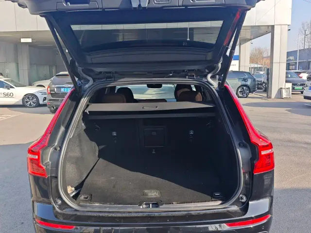 Volvo XC60 — Фото автомобиля 13