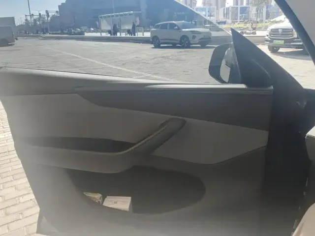 Tesla Model Y — Фото автомобиля 7