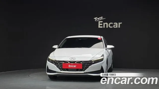Hyundai Avante — Фото автомобиля 3