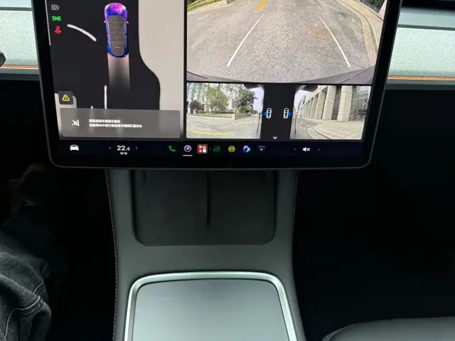 Tesla Model Y — Фото автомобиля 12