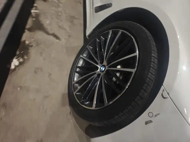 BMW 5 Series — Фото автомобиля 24