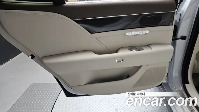 Genesis G90 Бензин 3.5 Turbo 2WD — Фото автомобиля 24