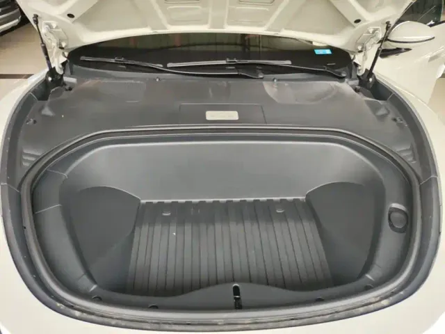 Xiaomi SU7 — Фото автомобиля 19