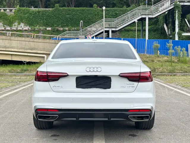 Audi A4L — Фото автомобиля 5