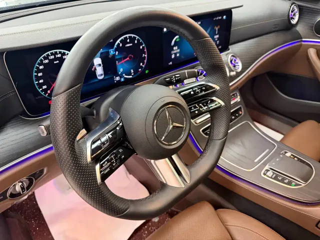 Mercedes-Benz E-Class — Фото автомобиля 6