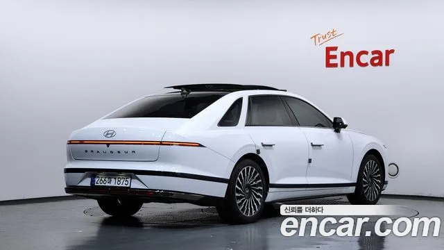 Hyundai Grandeur GN7 — Фото автомобиля 2