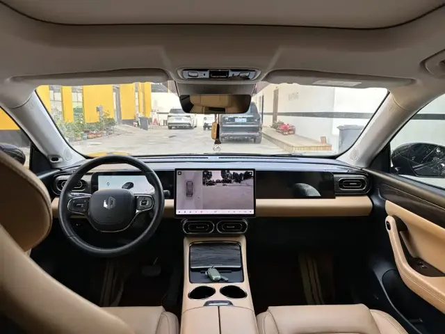 Leapmotor C11 — Фото автомобиля 6