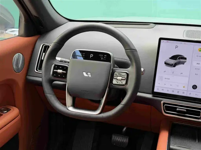 Li Auto L7 — Фото автомобиля 10