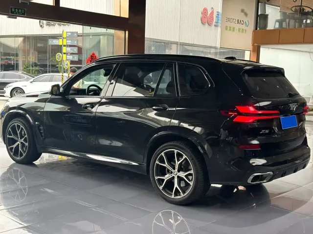 BMW X5 — Фото автомобиля 3