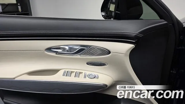 Genesis GV70 2.5T Бензин AWD — Фото автомобиля 17