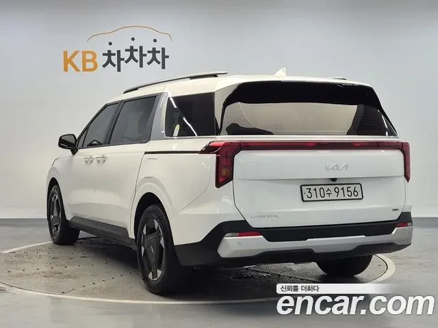 Kia Carnival Generation 4 — Фото автомобиля 3