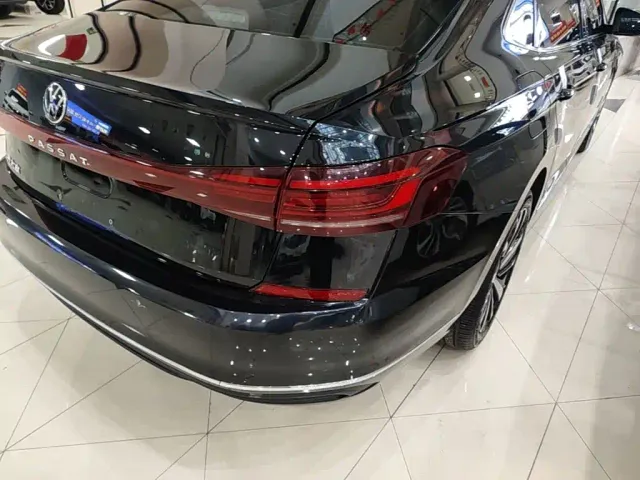 Volkswagen Passat — Фото автомобиля 7