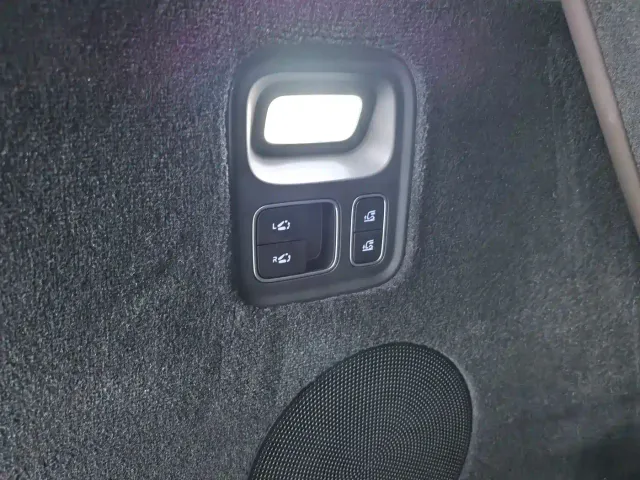 Li Auto MEGA — Фото автомобиля 14