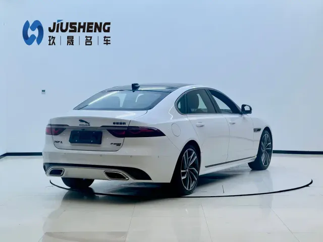 Jaguar XFL — Фото автомобиля 8