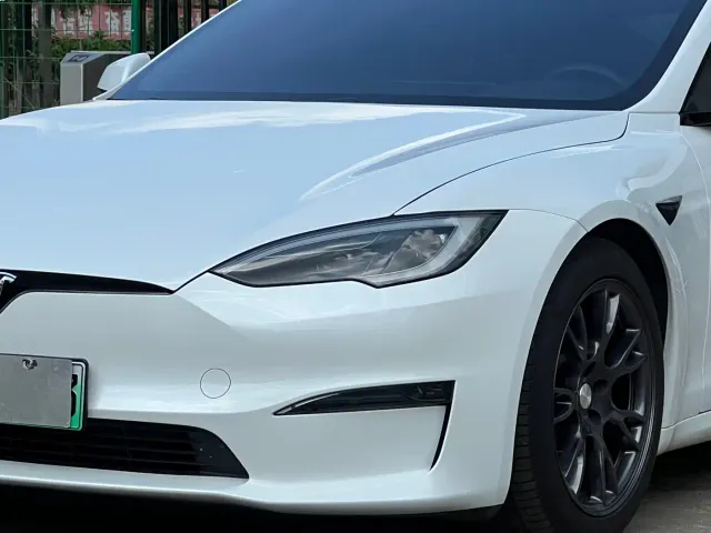 Tesla Model S — Фото автомобиля 5