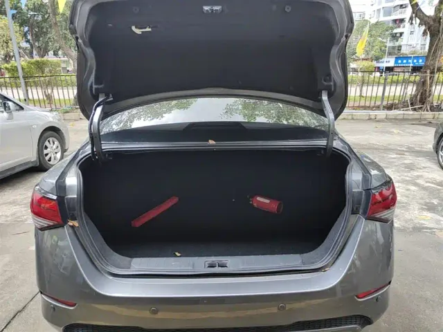 Nissan Sylphy — Фото автомобиля 18