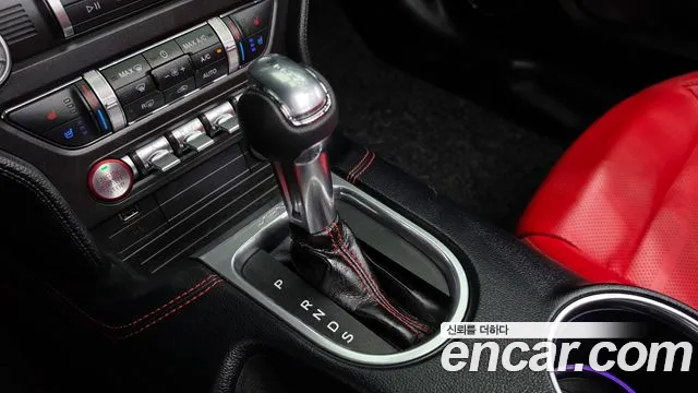 Ford Mustang — Фото автомобиля 12