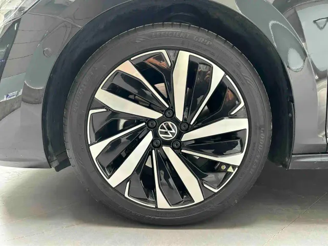 Volkswagen Passat — Фото автомобиля 2