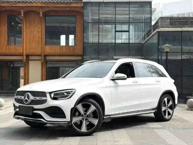Фотография автомобиля — Mercedes-Benz GLC-Class