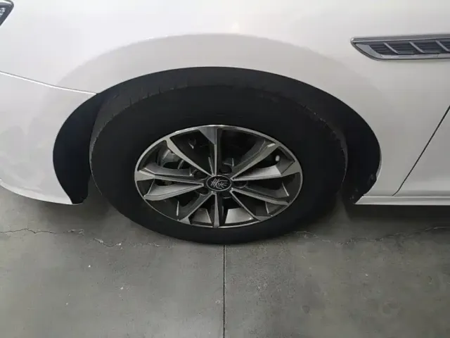 BYD Qin PLUS 2024 Glory Edition DM-i 55KM Leading — Фото автомобиля 22