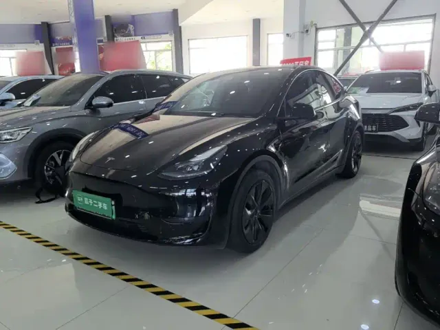 Фотография автомобиля — Tesla Model Y