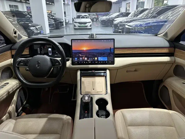 Aito M5 — Фото автомобиля 4