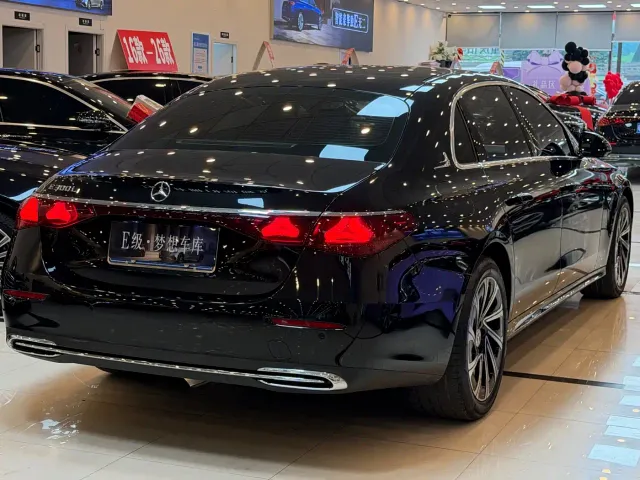 Mercedes-Benz E-Class — Фото автомобиля 14