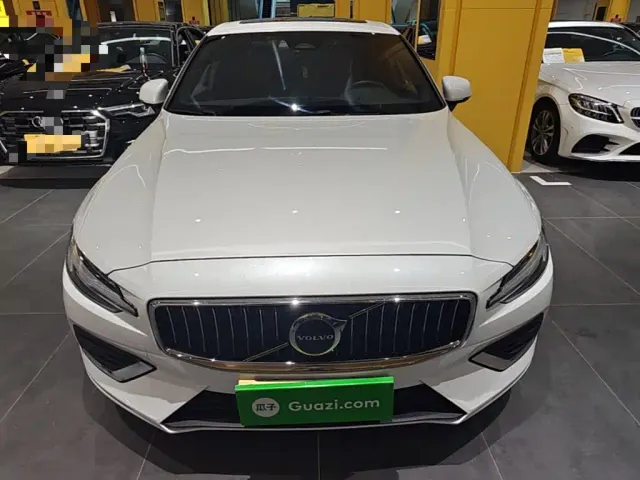 Volvo Volvo S60 2024 B4 Elegance Luxury Edition — Фото автомобиля 2